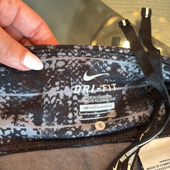 Nike dri fit leggings - Picture 2 of 3